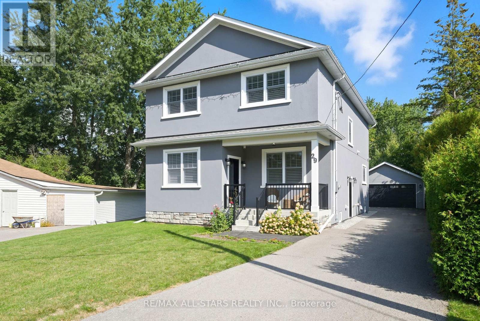 29 Patrick Dr, Aurora, ON L4G 2A6