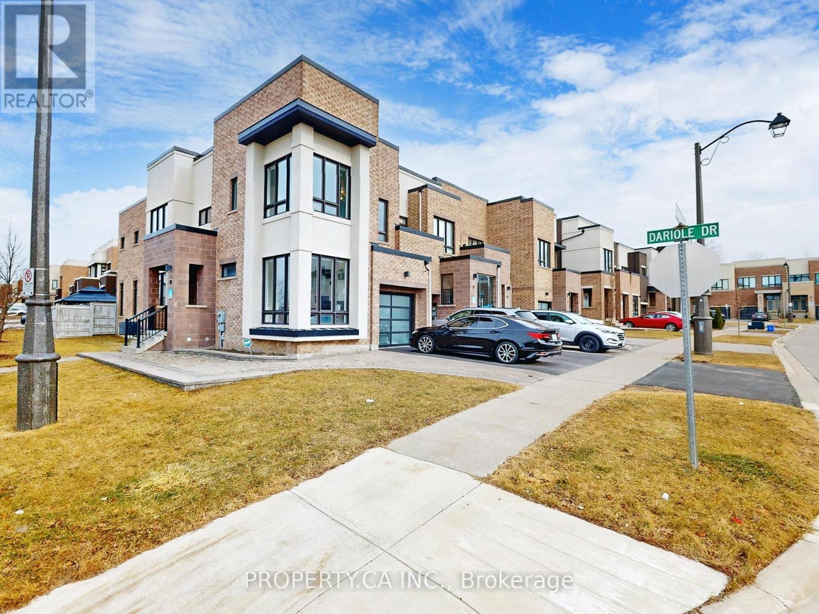 19 Denarius Cres, Richmond Hill, ON L4E 5B6