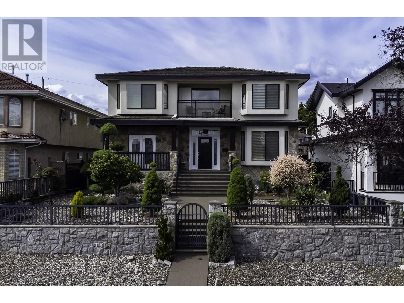 4265 Grant St, Burnaby, BC V5C 3P1