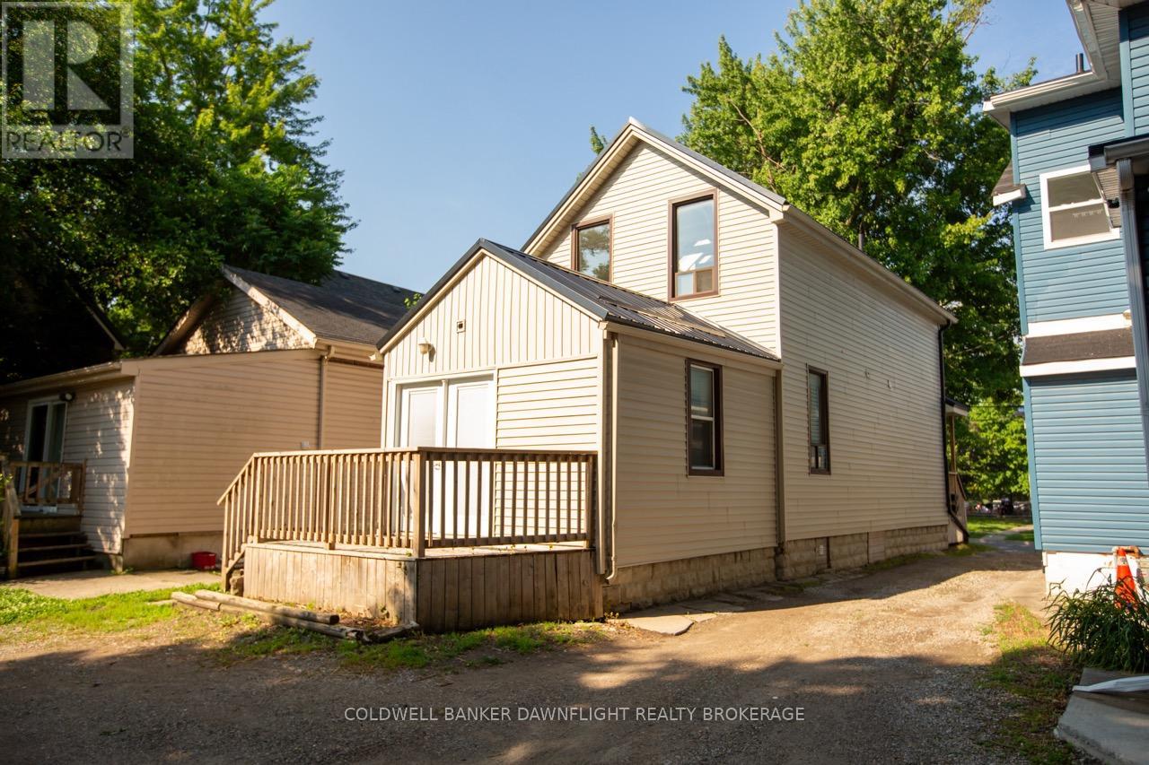 458 Adelaide St N, London, ON N6B 3H9