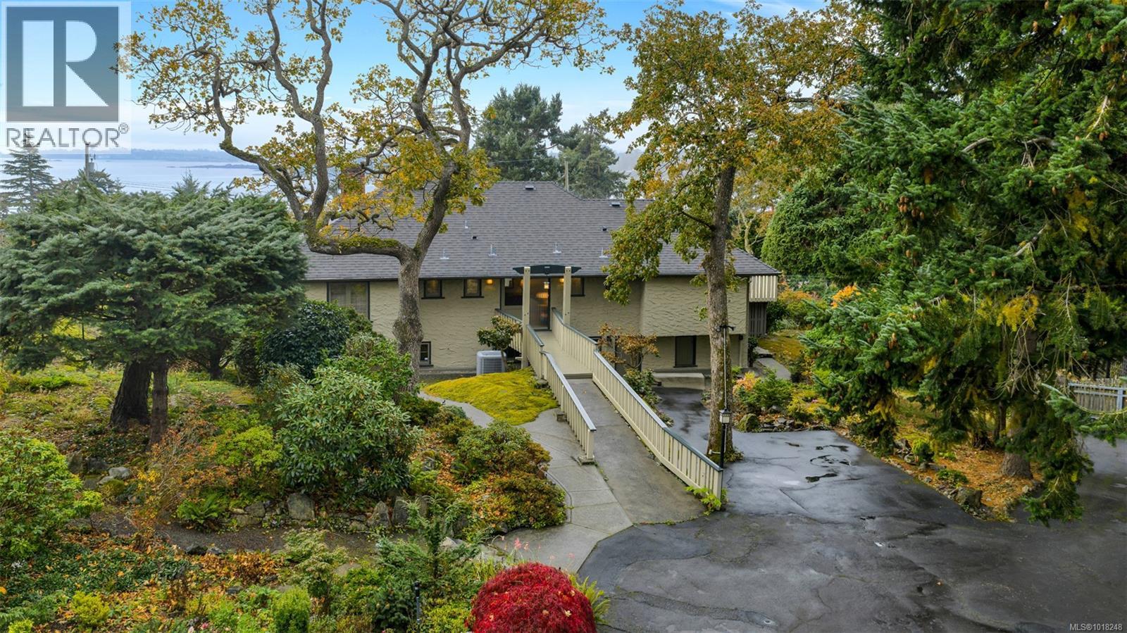 2850 Sea View Rd, Saanich, BC V8N 1K8