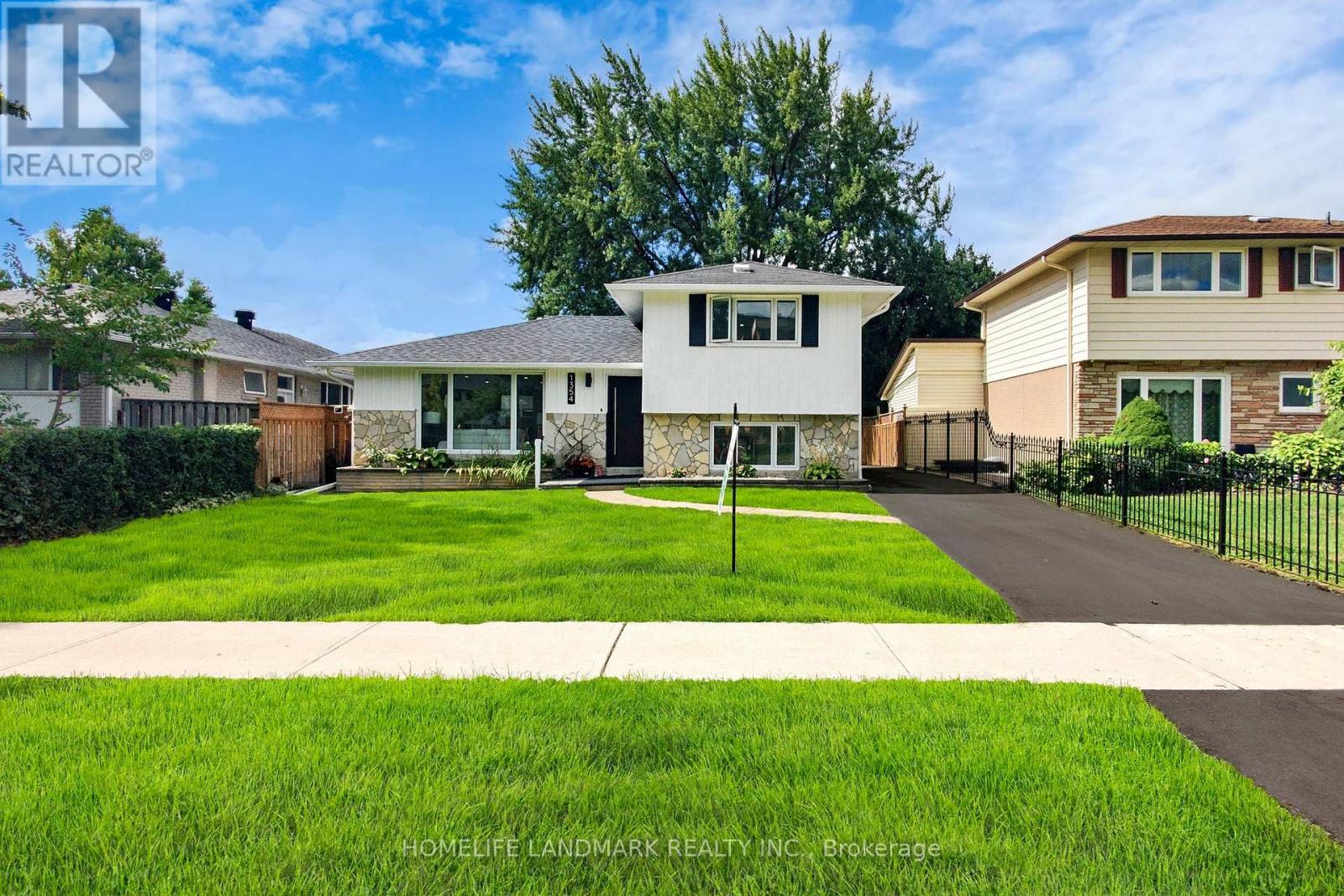 1354 Kelly Rd, Mississauga, ON L5J 3V2