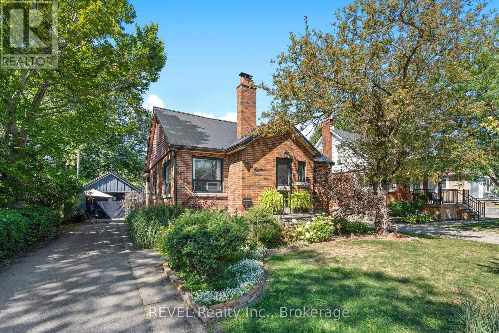 18 Clare Ave, Port Colborne, ON L3K 5H2