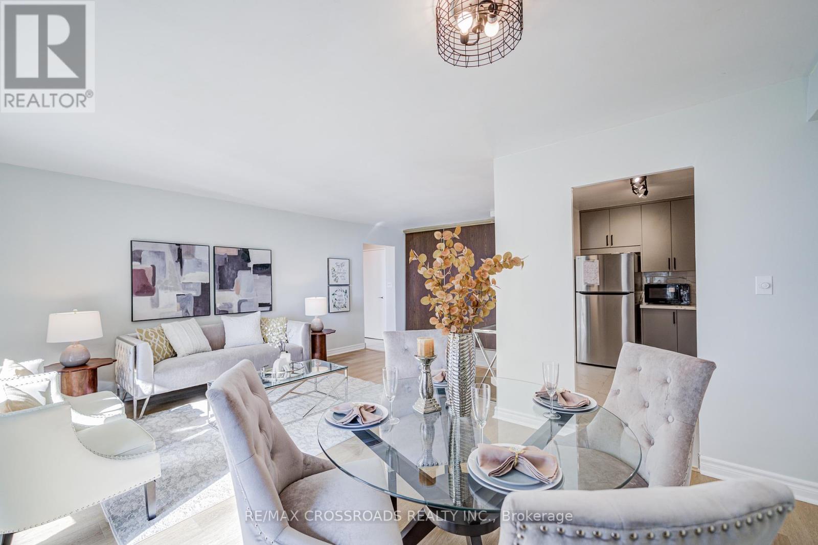 1202 5 Massey Sq, Toronto, ON M4C 5L6