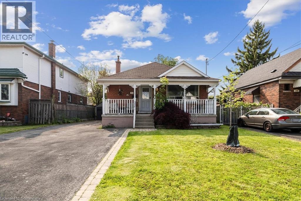 276 E 37th St, Hamilton, ON L8V 4B3