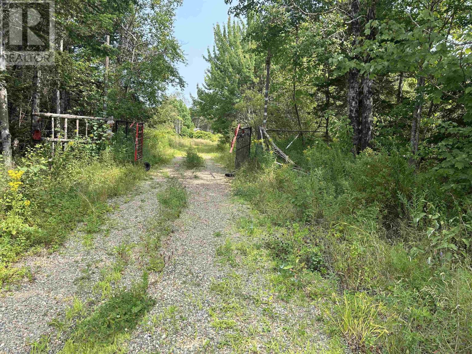 17 Hendsbee Rd, Eight Island Lake, NS B0H 1M0