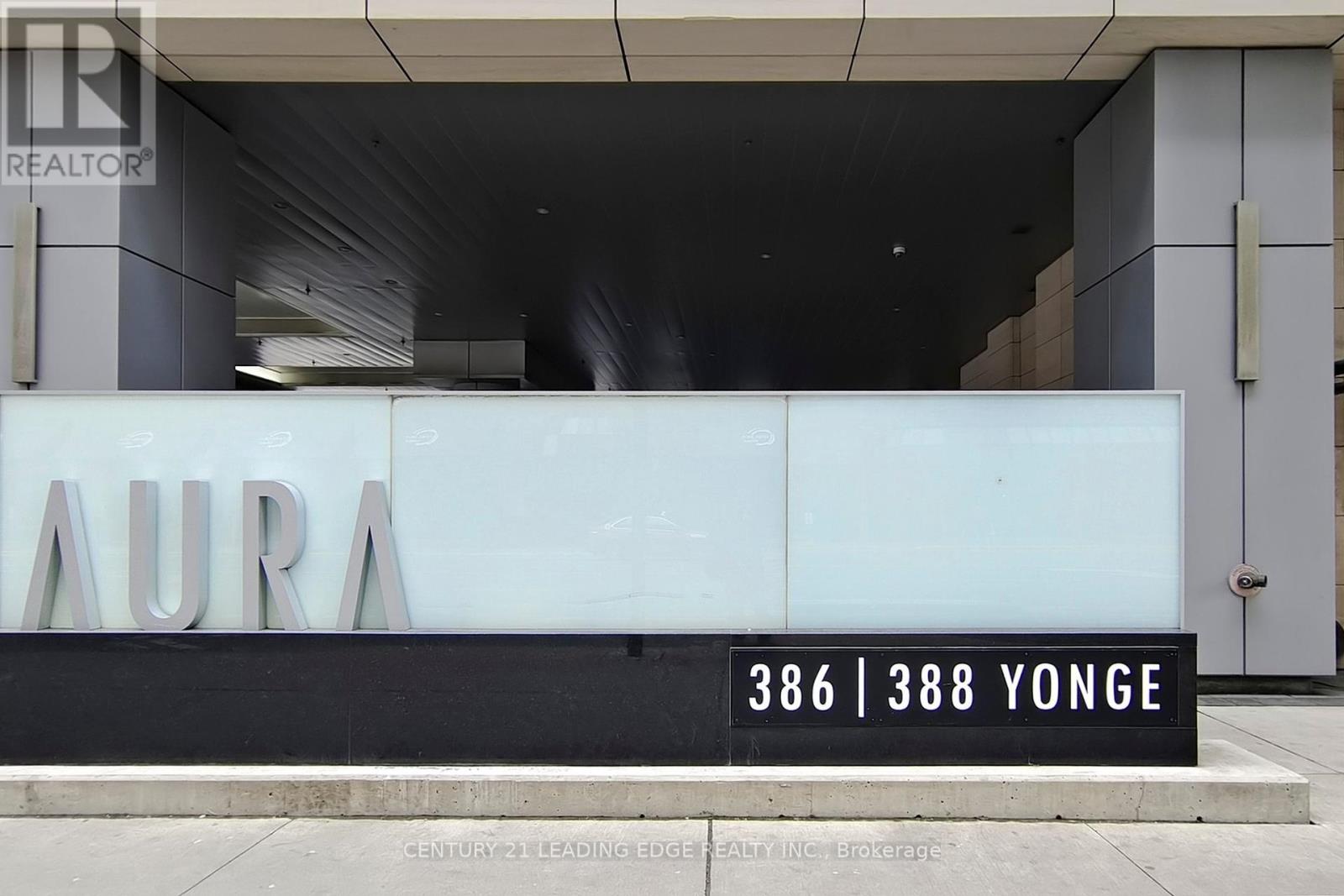 1904 386 Yonge St, Toronto, ON M5B 0A4