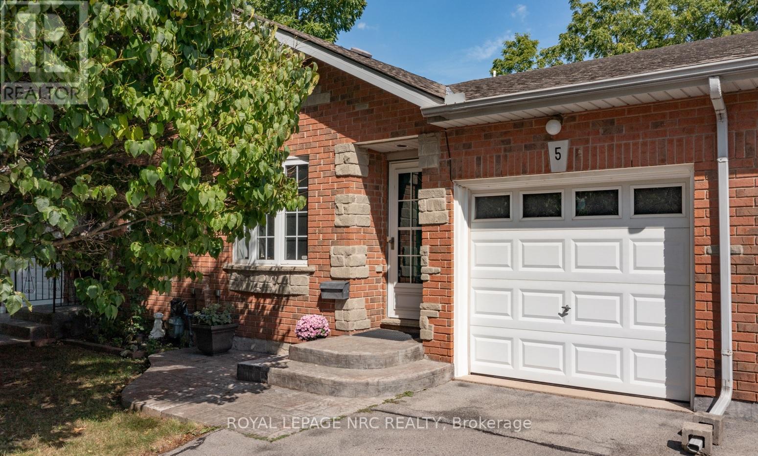 5 Kinsman Ct, Pelham, ON L0S 1E3