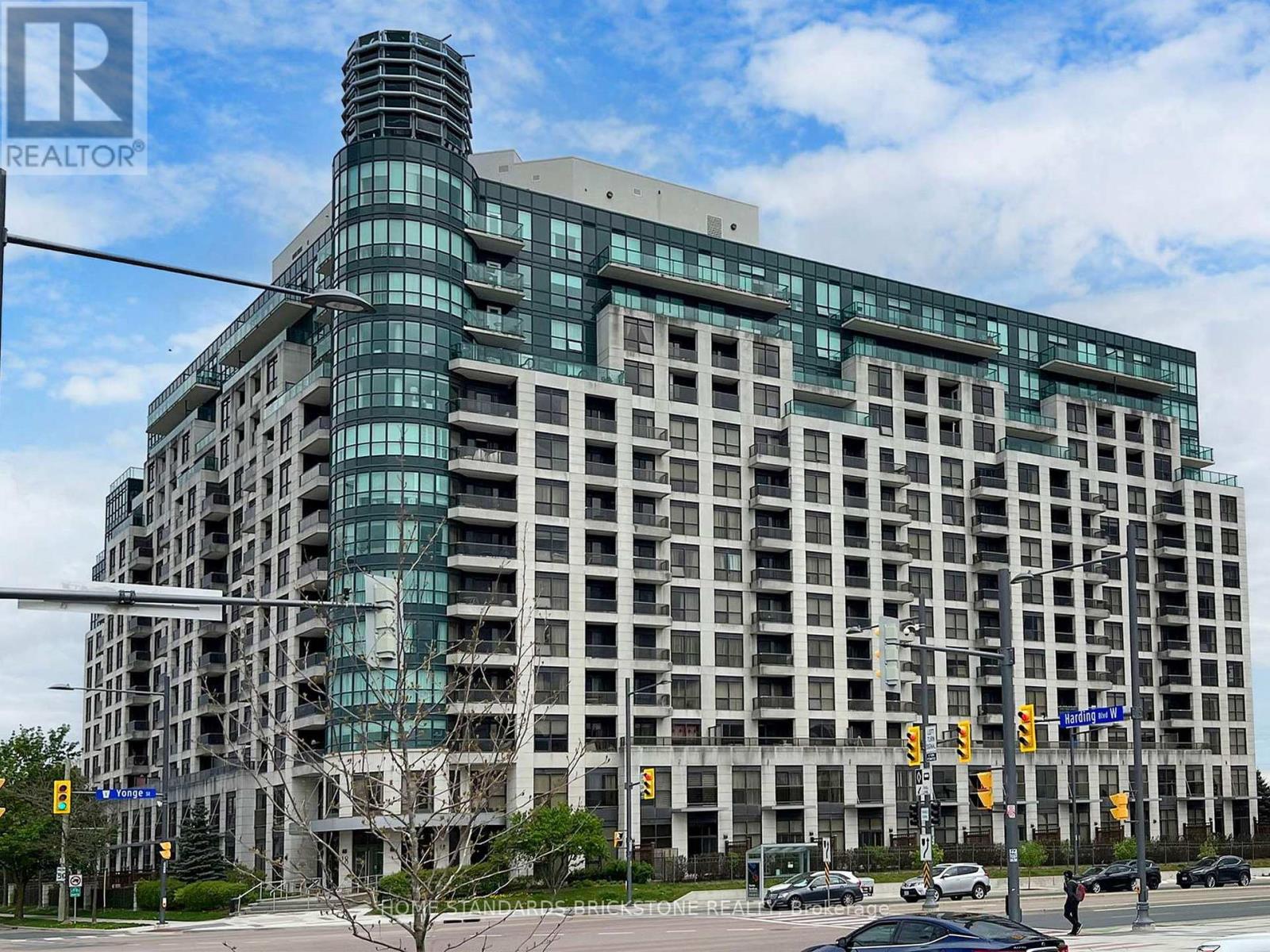 18 Harding Blvd Ph211 Blvd #ph211, Richmond Hill, ON L4C 0T3