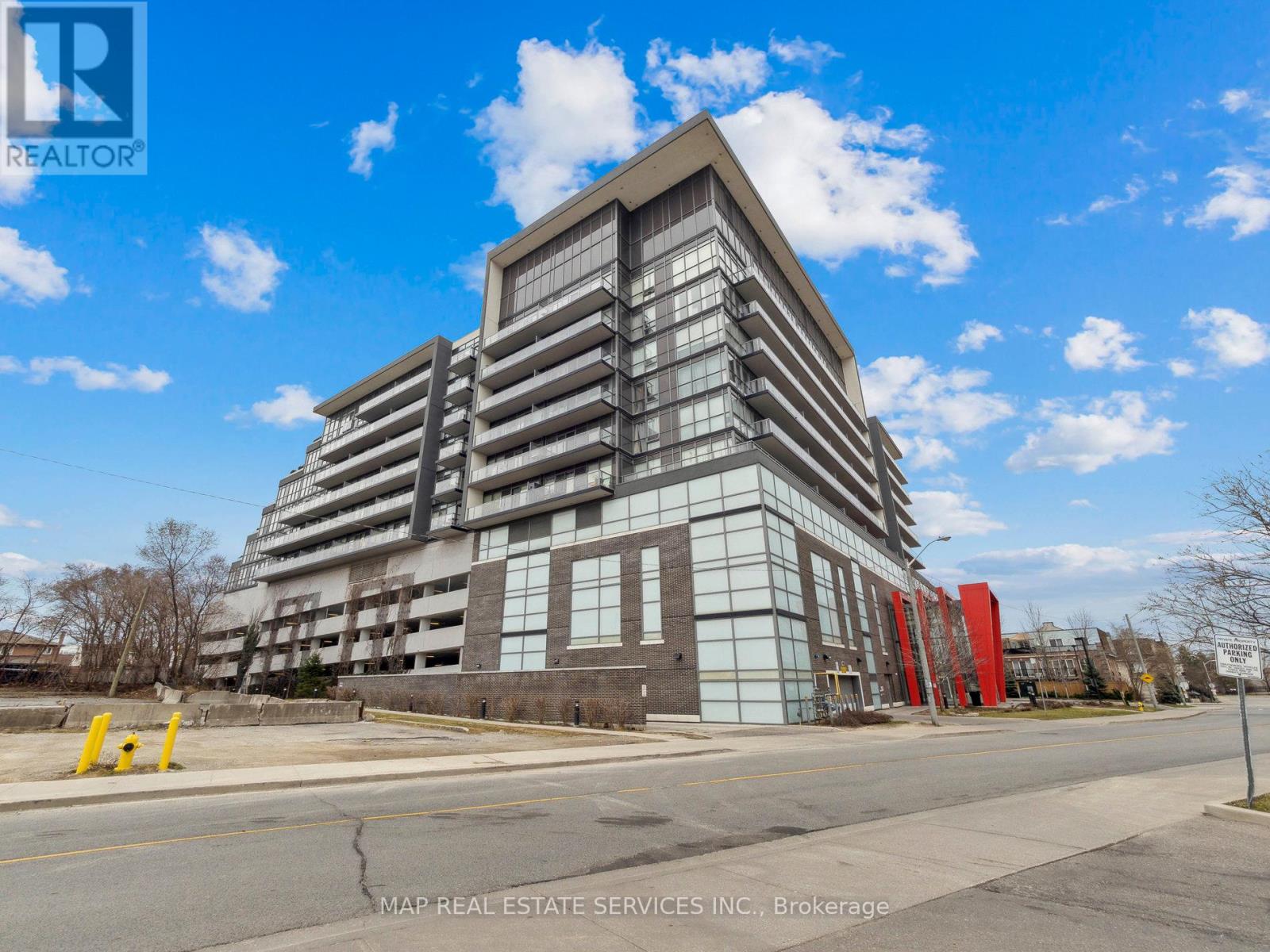 805 15 James Finlay Way, Toronto, ON M3M 0B3