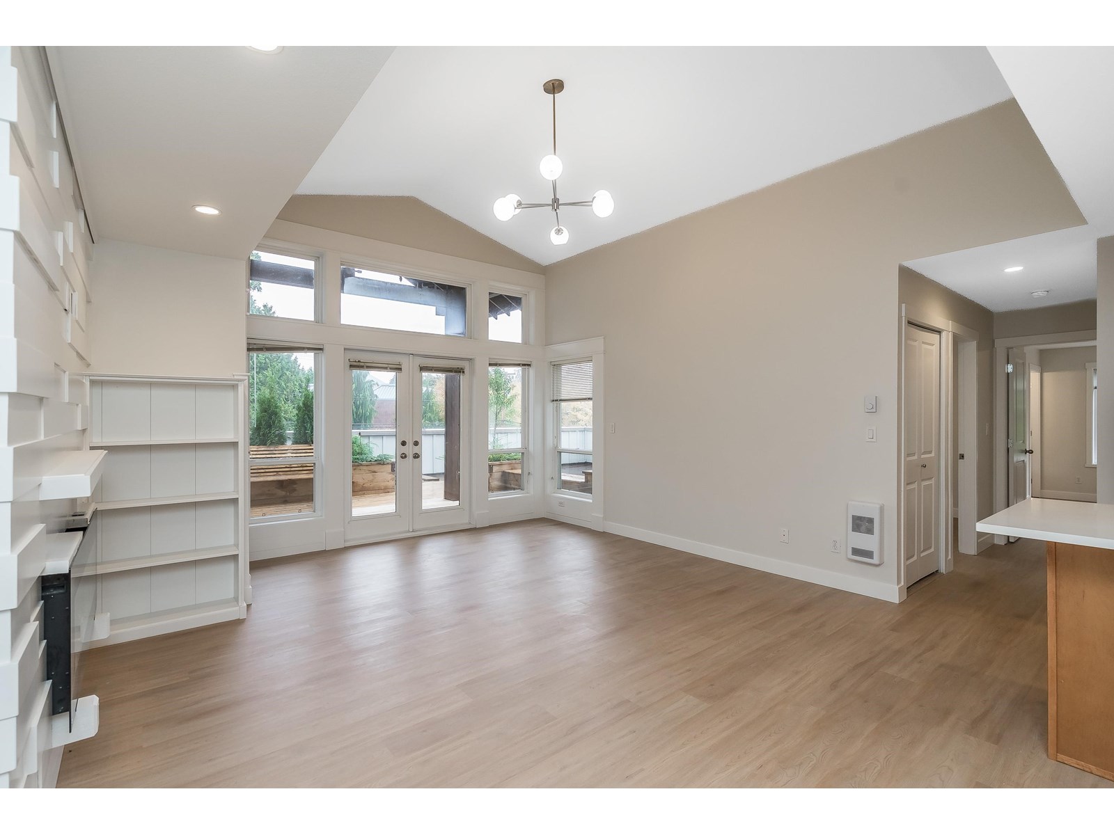 2828 152 Street Unit 208, Surrey, BC V4P 1G6