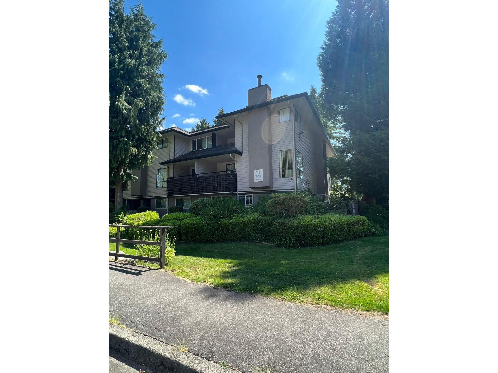 10600 Holly Park Ln, Surrey, BC V3R 6X9