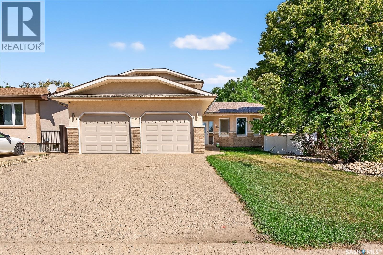 602 Duffield St W, Moose Jaw, SK S6H 5J3