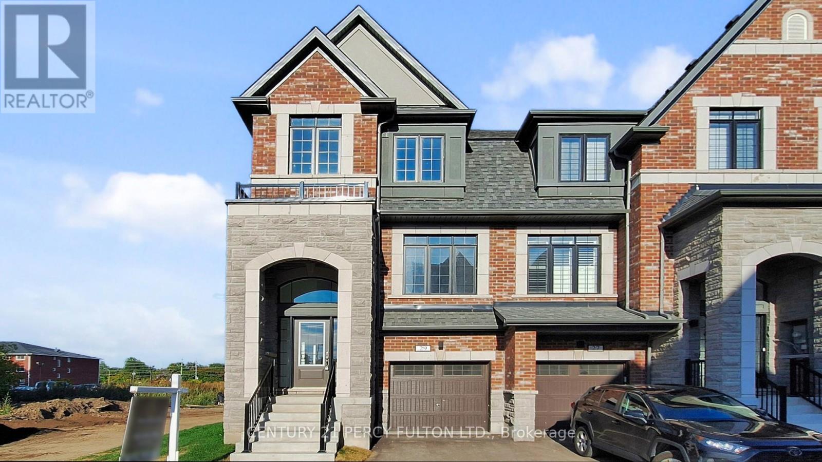 29 Calloway Way, Whitby Downtown Whitby, ON L1N 0N9
