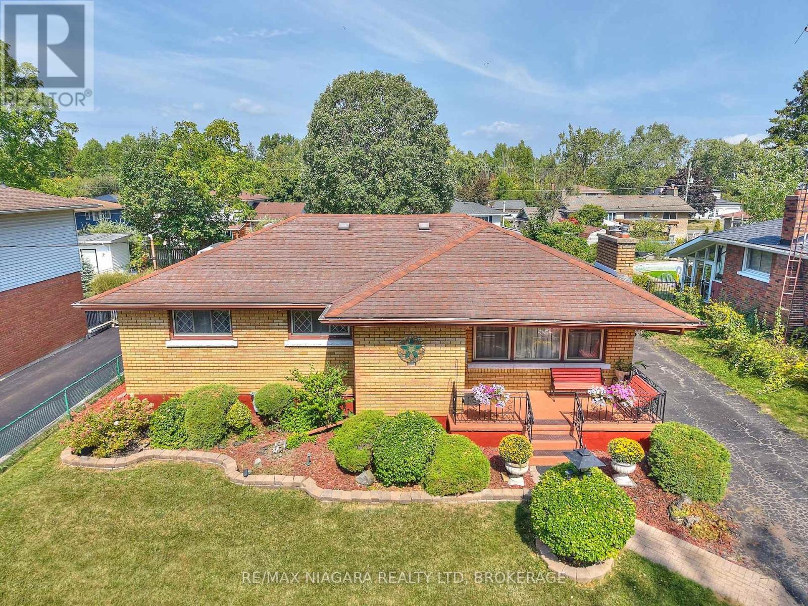 316 Bowen Rd, Fort Erie, ON L2A 2Y9