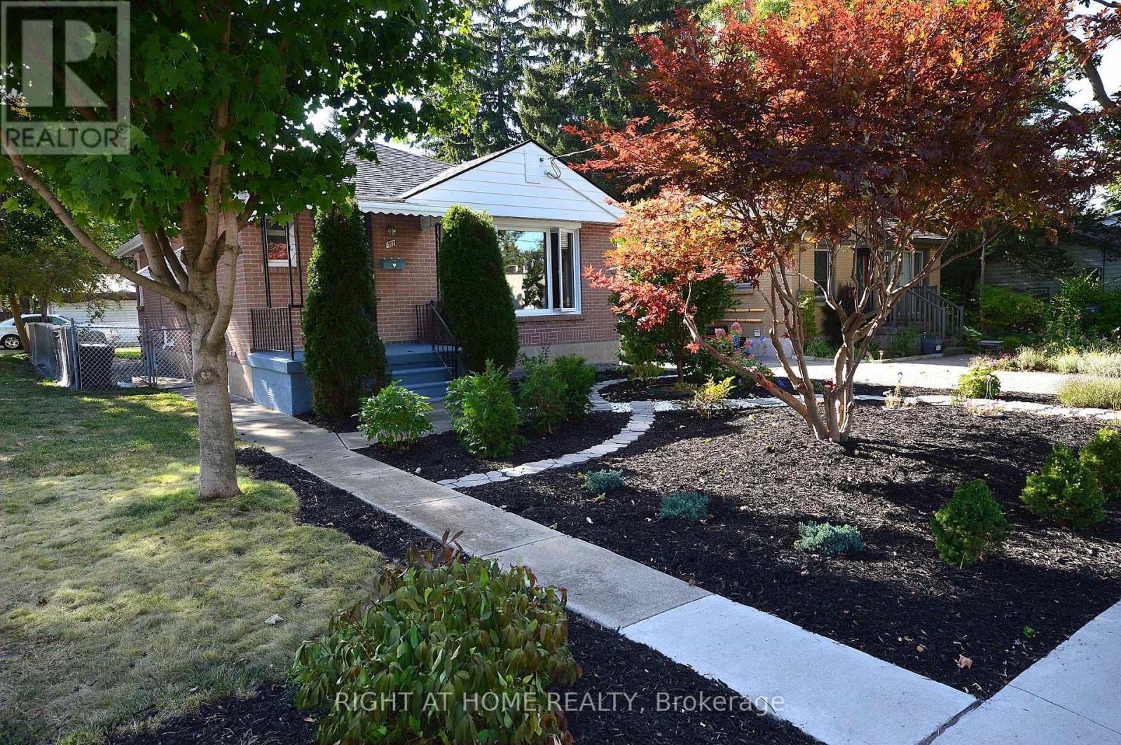 117 Barker St, London, ON N5Y 1X9