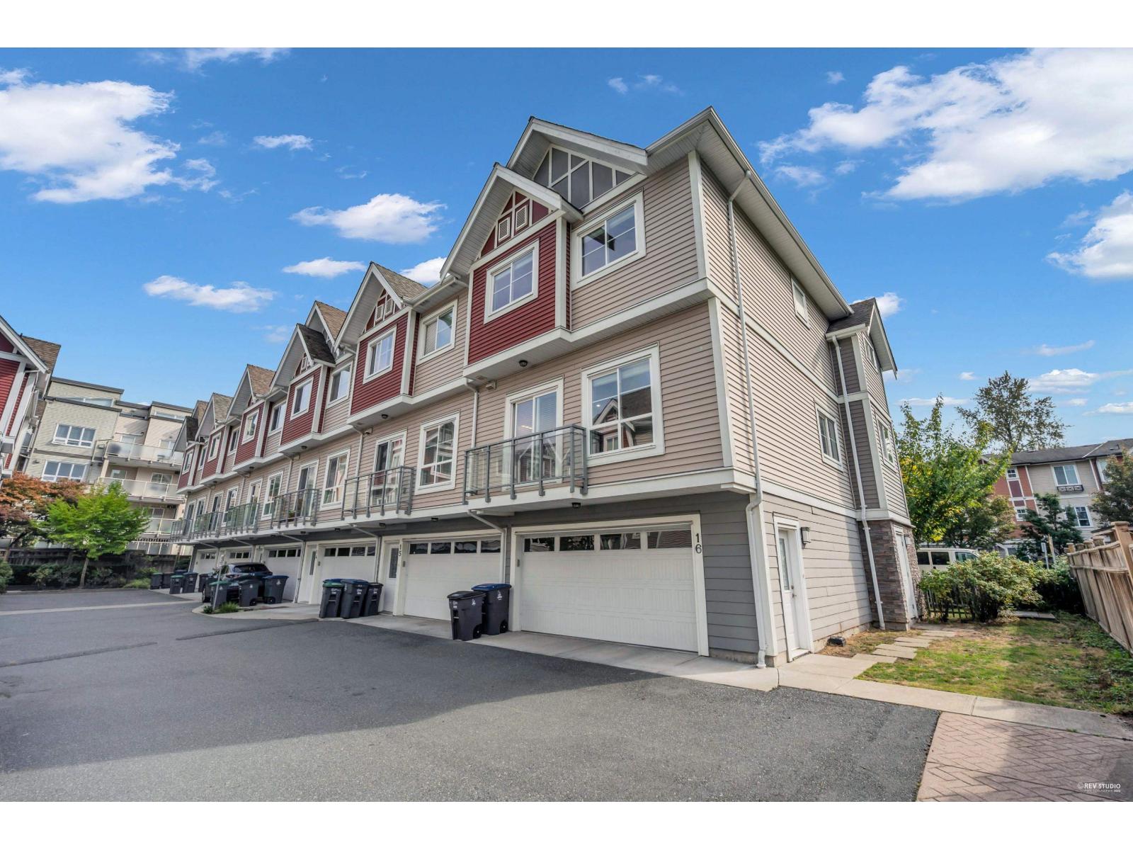 14320 103a Avenue Unit 16, Surrey, BC V3T 5C3