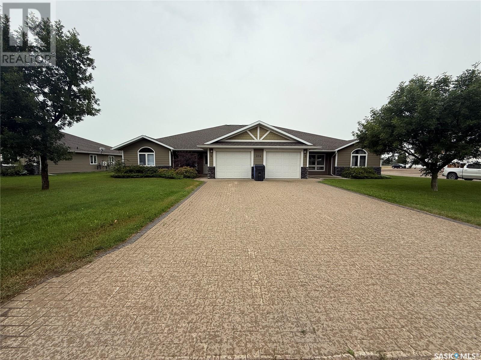 314 Souris Avenue #4, Carnduff, SK S0C 0S0