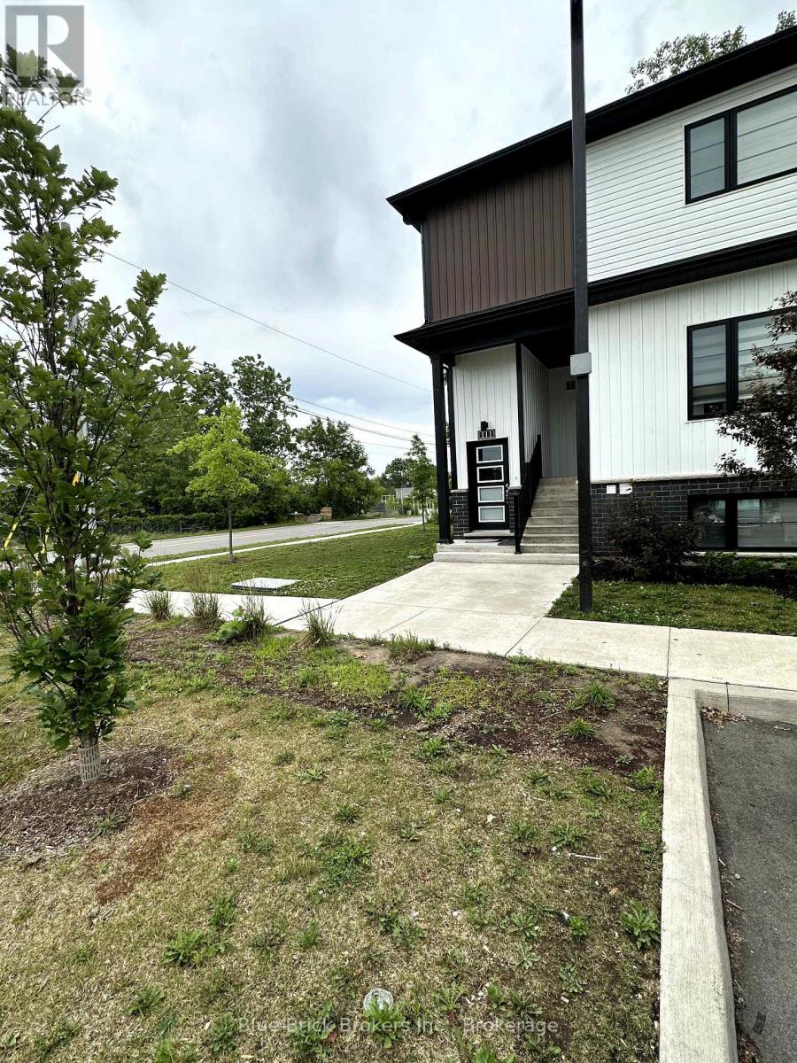 121 4263 Fourth Ave, Niagara Falls, ON L2E 0C2