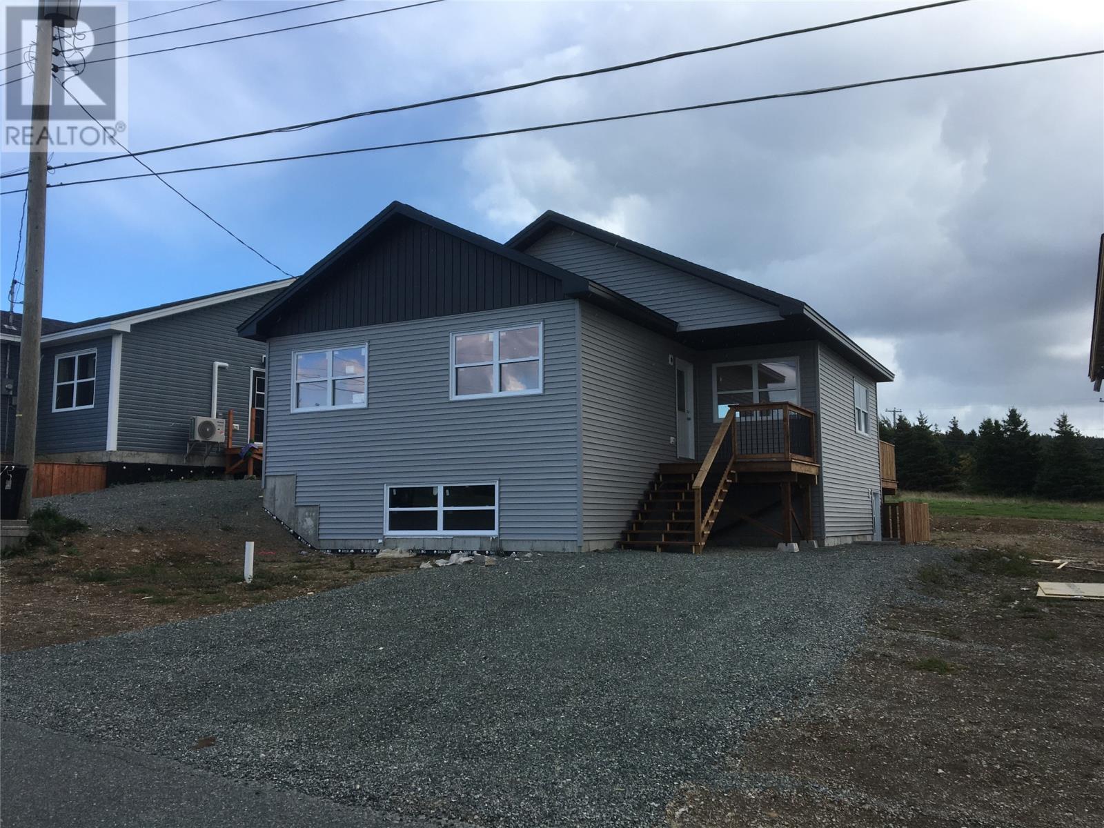 12 Old Rd, Pouch Cove, NL A0A 3L0
