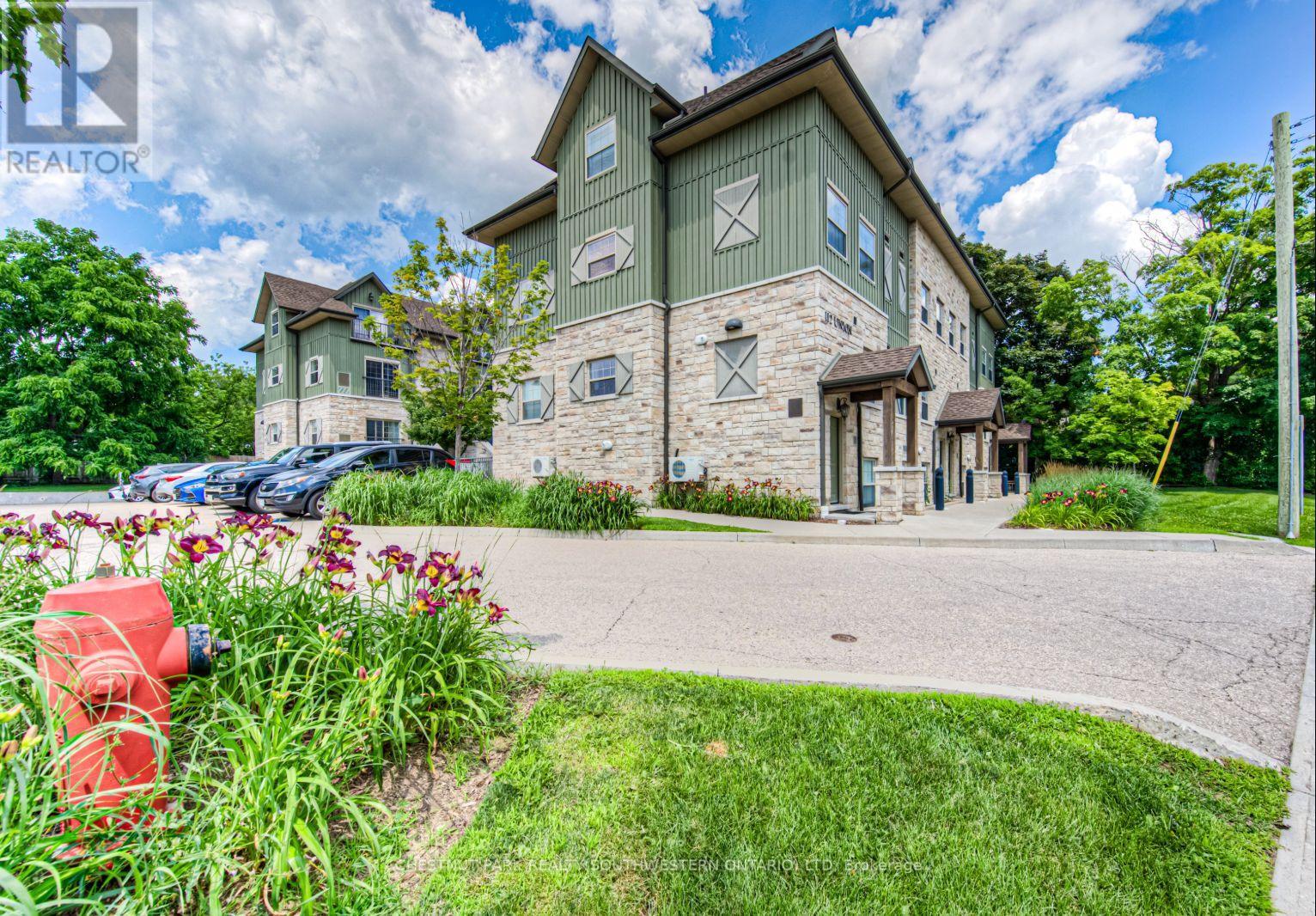 112 Union Street East #a103, Waterloo, ON N2J 1C5