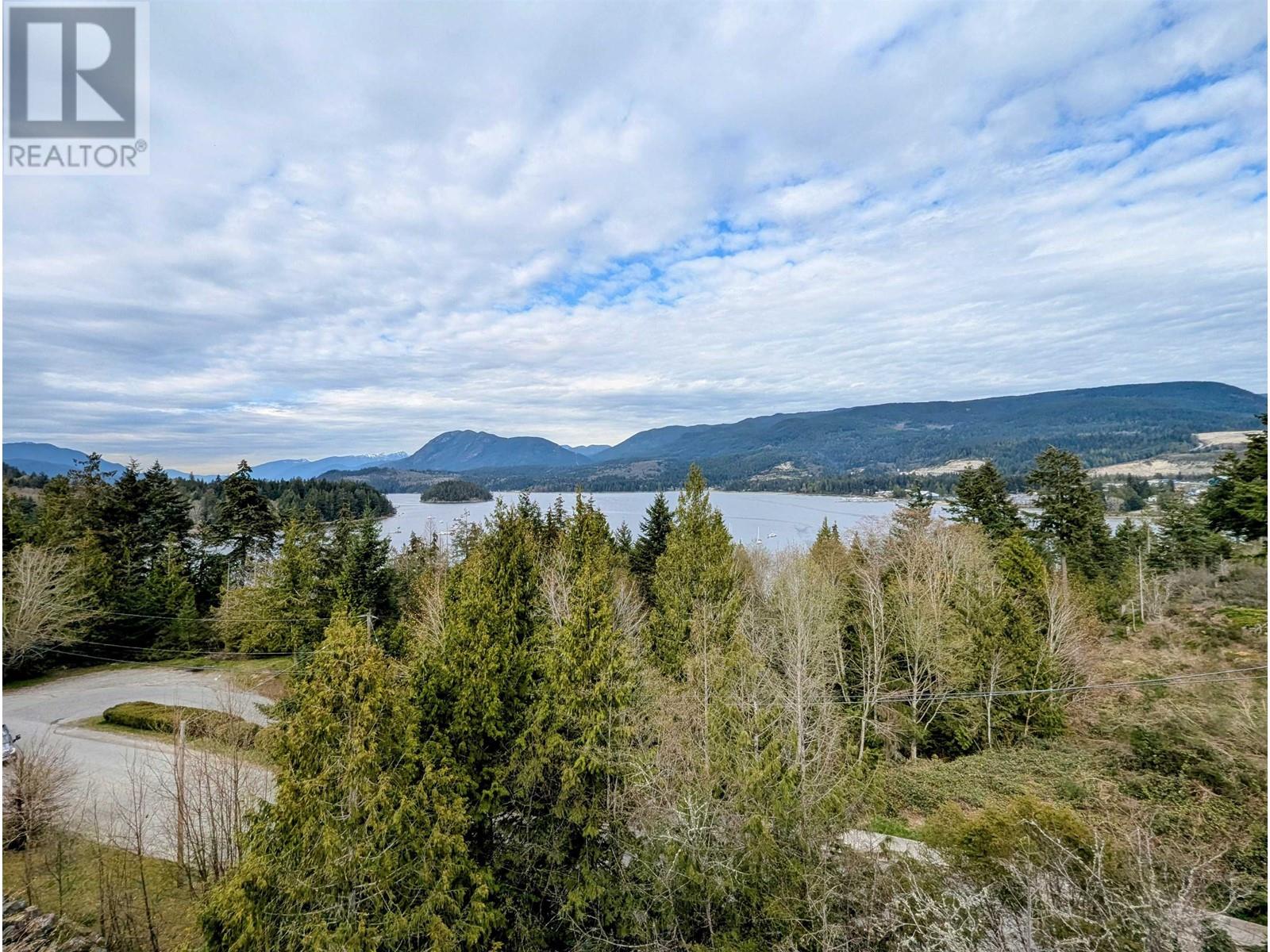 5780 Trail Avenue Unit 322, Sechelt, BC V7Z 0K5