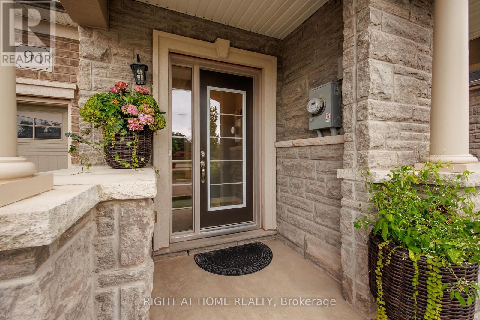 91 Borers Creek Cir, Hamilton, ON L8B 1W3