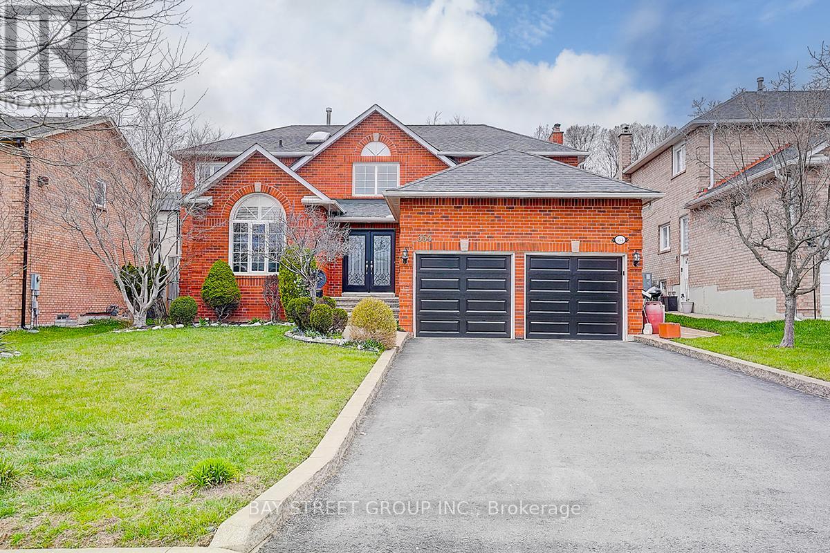 354 Rouge Hill Ct, Pickering Rougemount, ON L1V 6L5