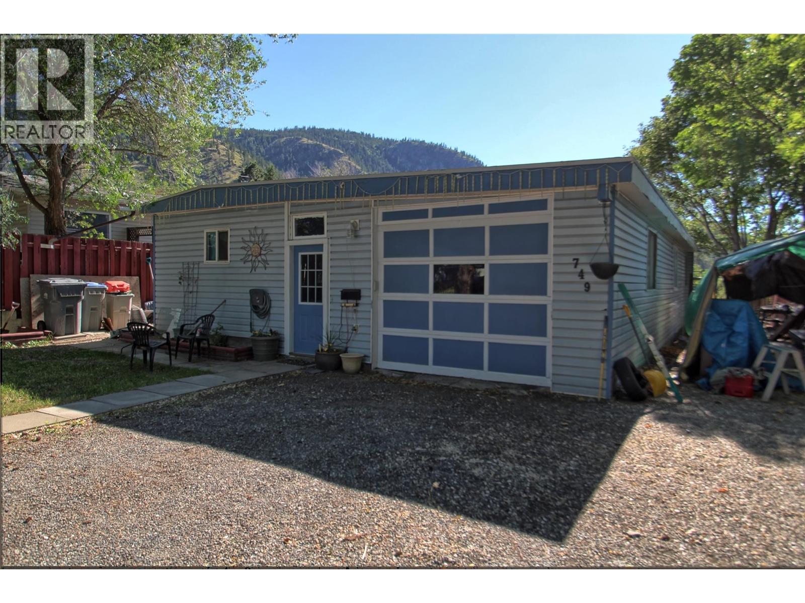 749 Klahanie Dr, Kamloops, BC V2C 5R1