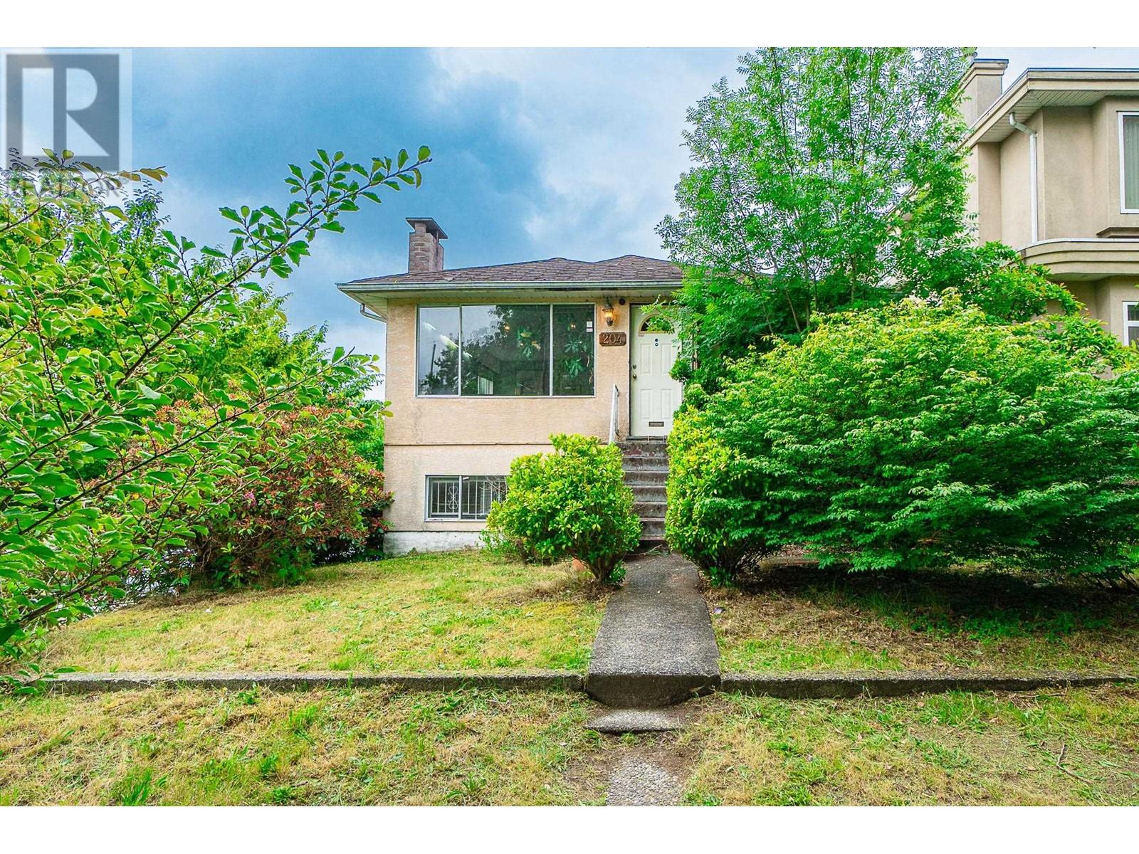 204 W 63rd Ave, Vancouver, BC V5X 2H8