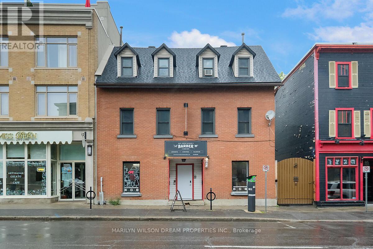 8991 Murray St, Ottawa, ON K1N 5M5