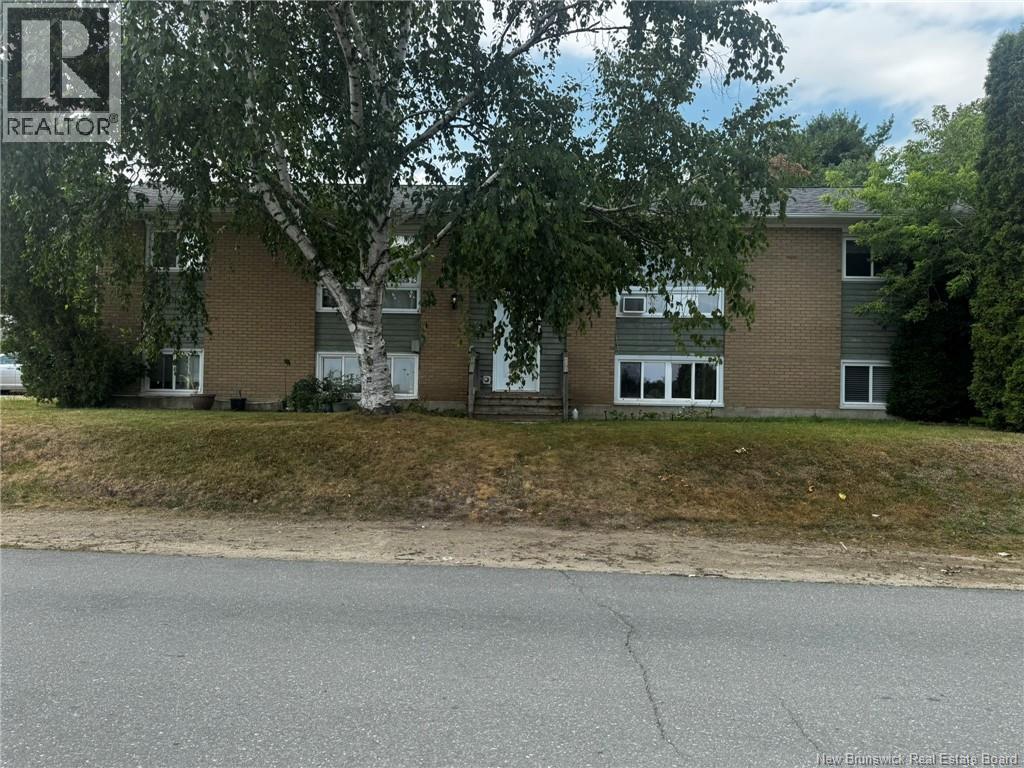 305 Beaumont Ave, Miramichi, NB E1V 1E4