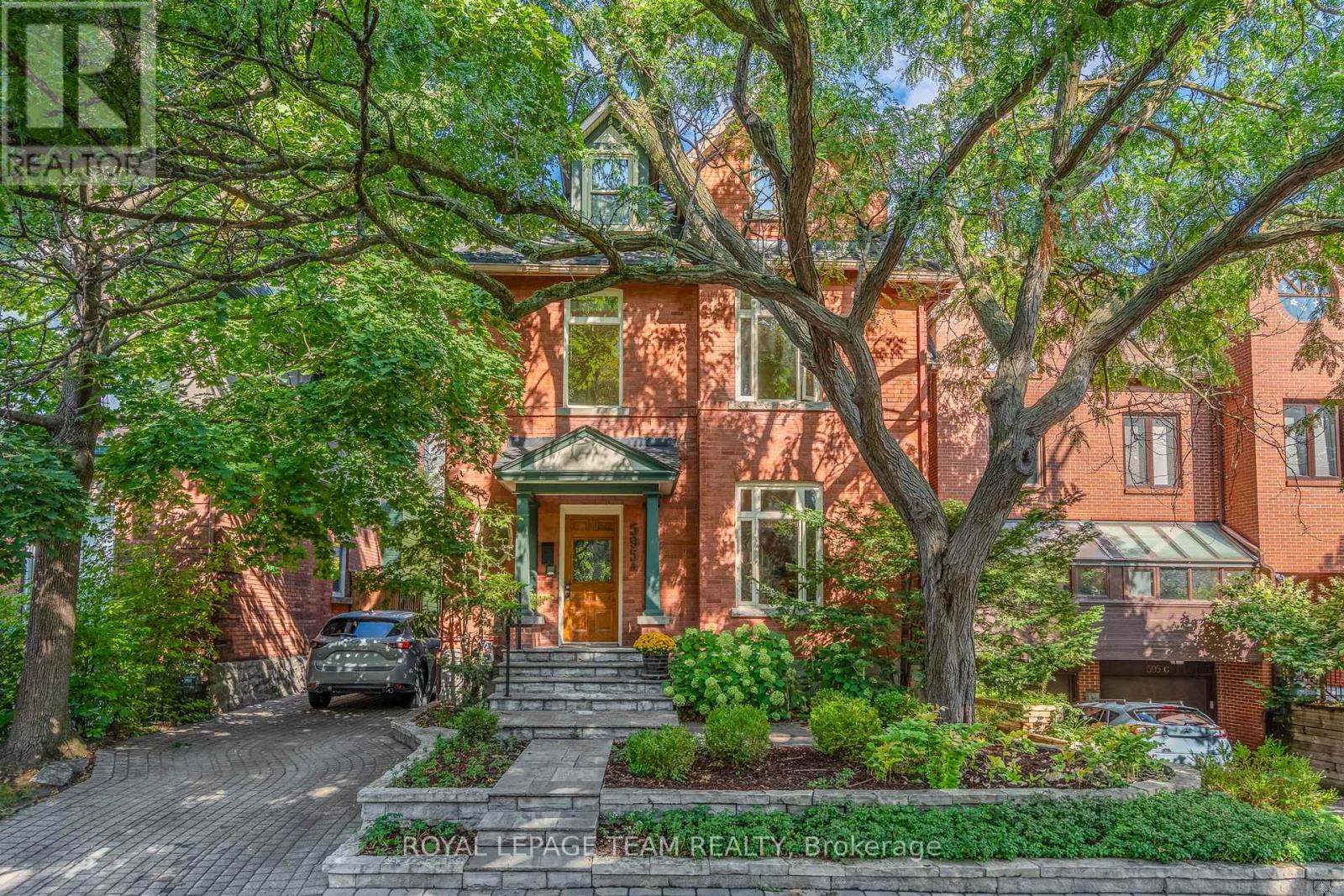 595 Besserer Street #a, Ottawa, ON K1N 6C8