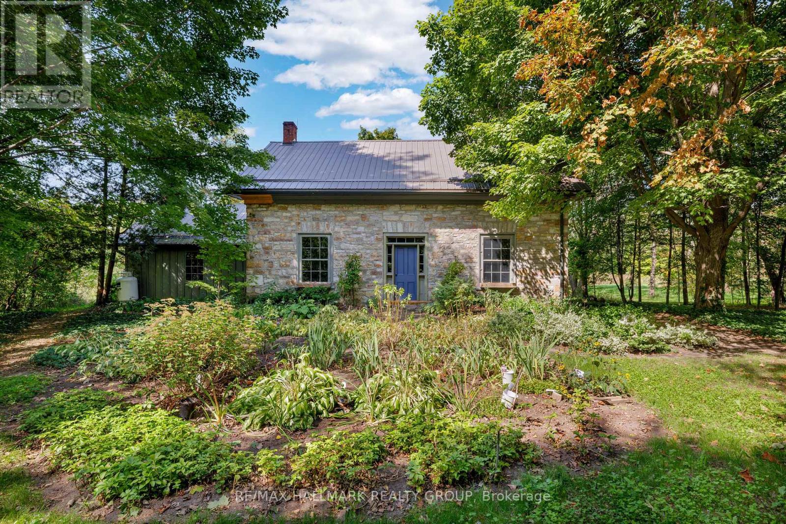 30 Ballycanoe Rd, Front of Yonge, ON K0E 1R0