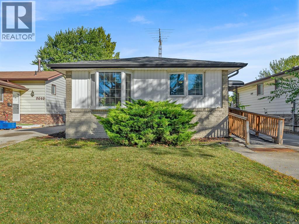 9654 Avery Ln, Windsor, ON N8R 2A2