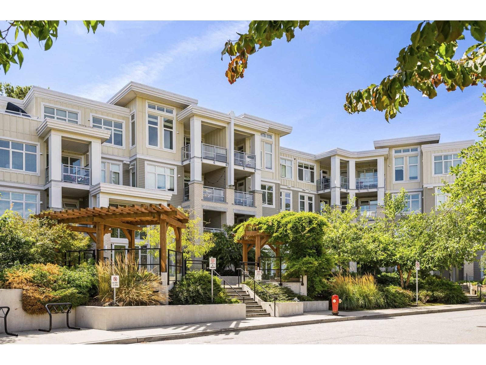 15436 31 Avenue Unit 320, Surrey, BC V3Z 1H3