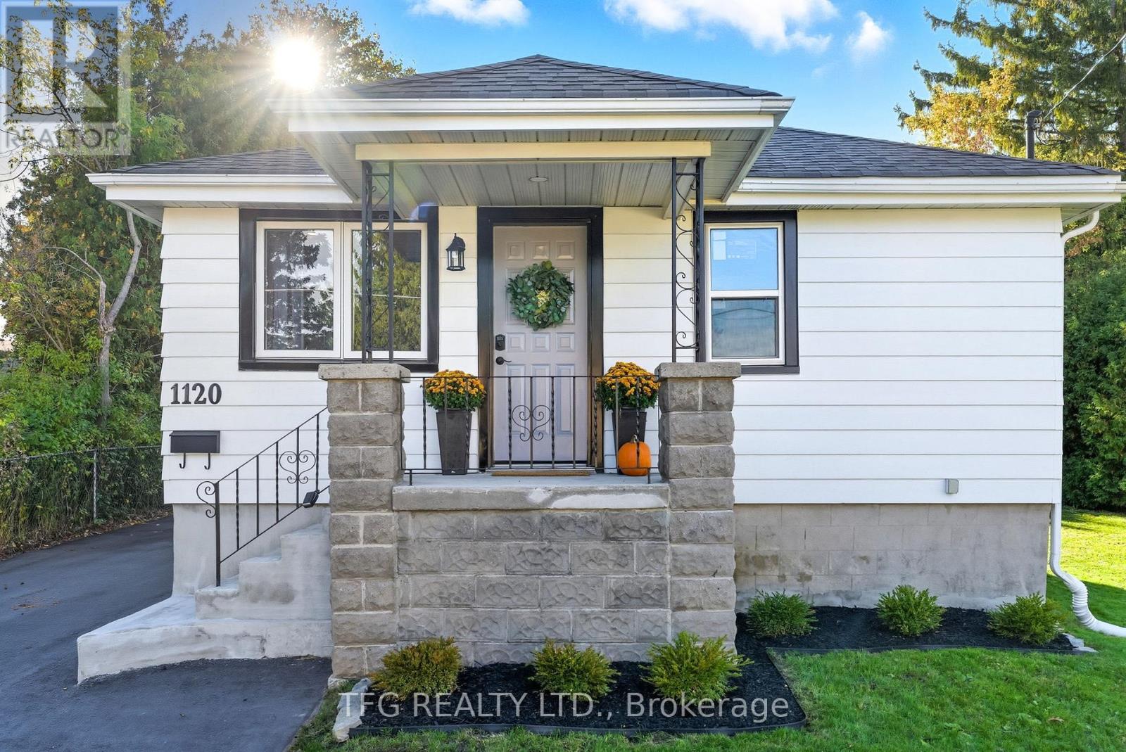 1120 Somerville St, Oshawa, ON L1G 4K5