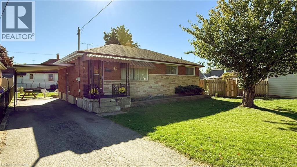 78 Dorothy St, Brantford, ON N3S 1H2
