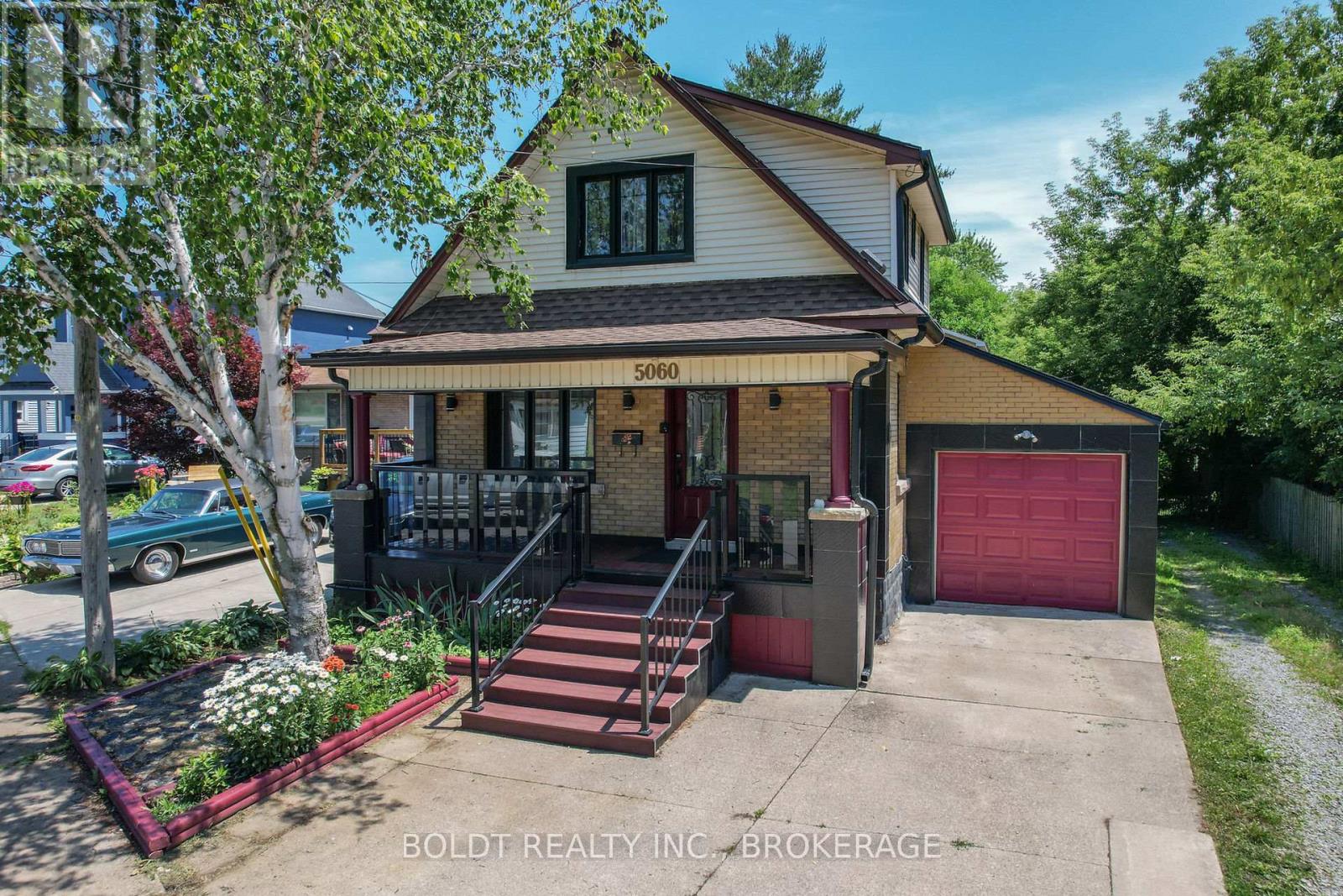 5060 Ontario Ave, Niagara Falls, ON L2E 3S1