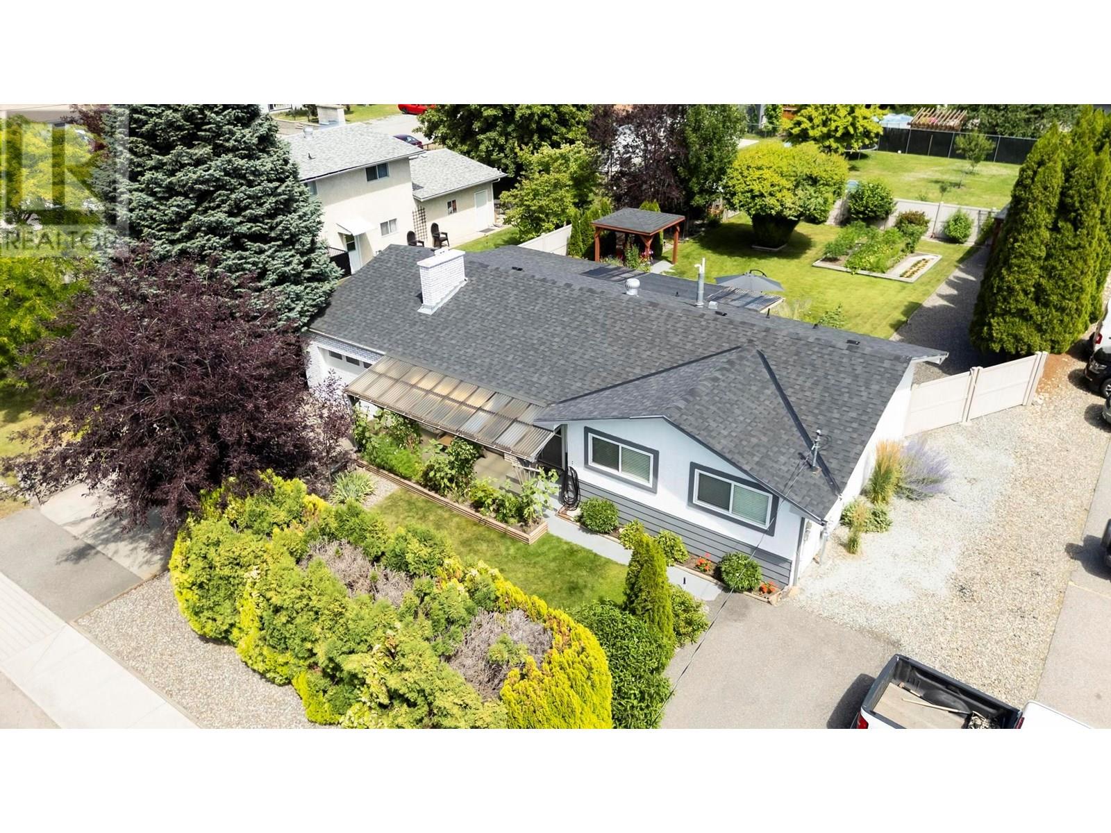 615 Tartan Rd, Kelowna, BC V1X 3L2