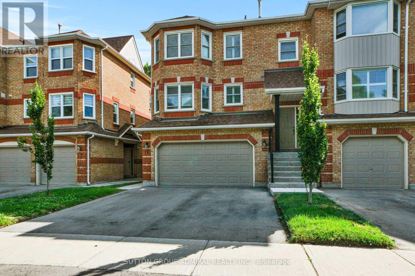 52 15 Edenbridge Dr, Vaughan, ON L4J 8A5