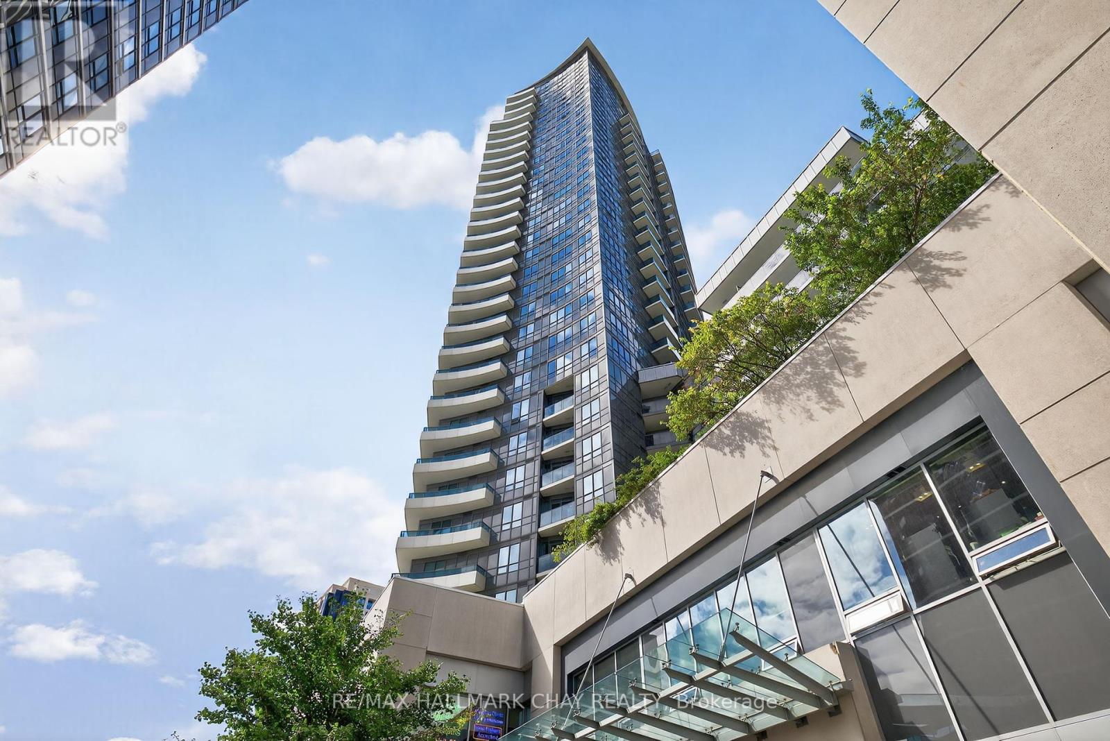 2105 7171 Yonge St, Markham, ON L3T 0C5