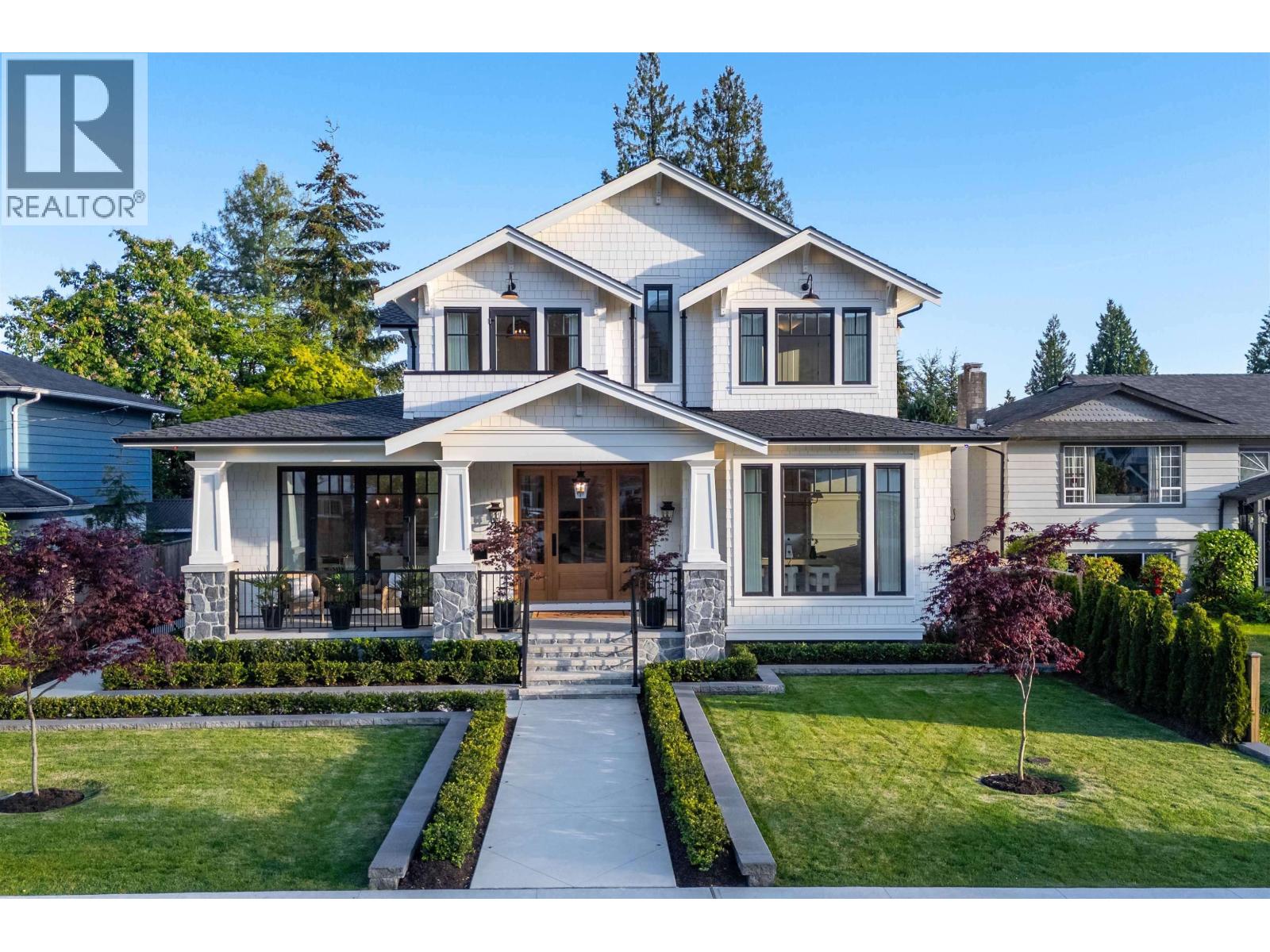 821 E 16th St, North Vancouver, BC V7L 2V3