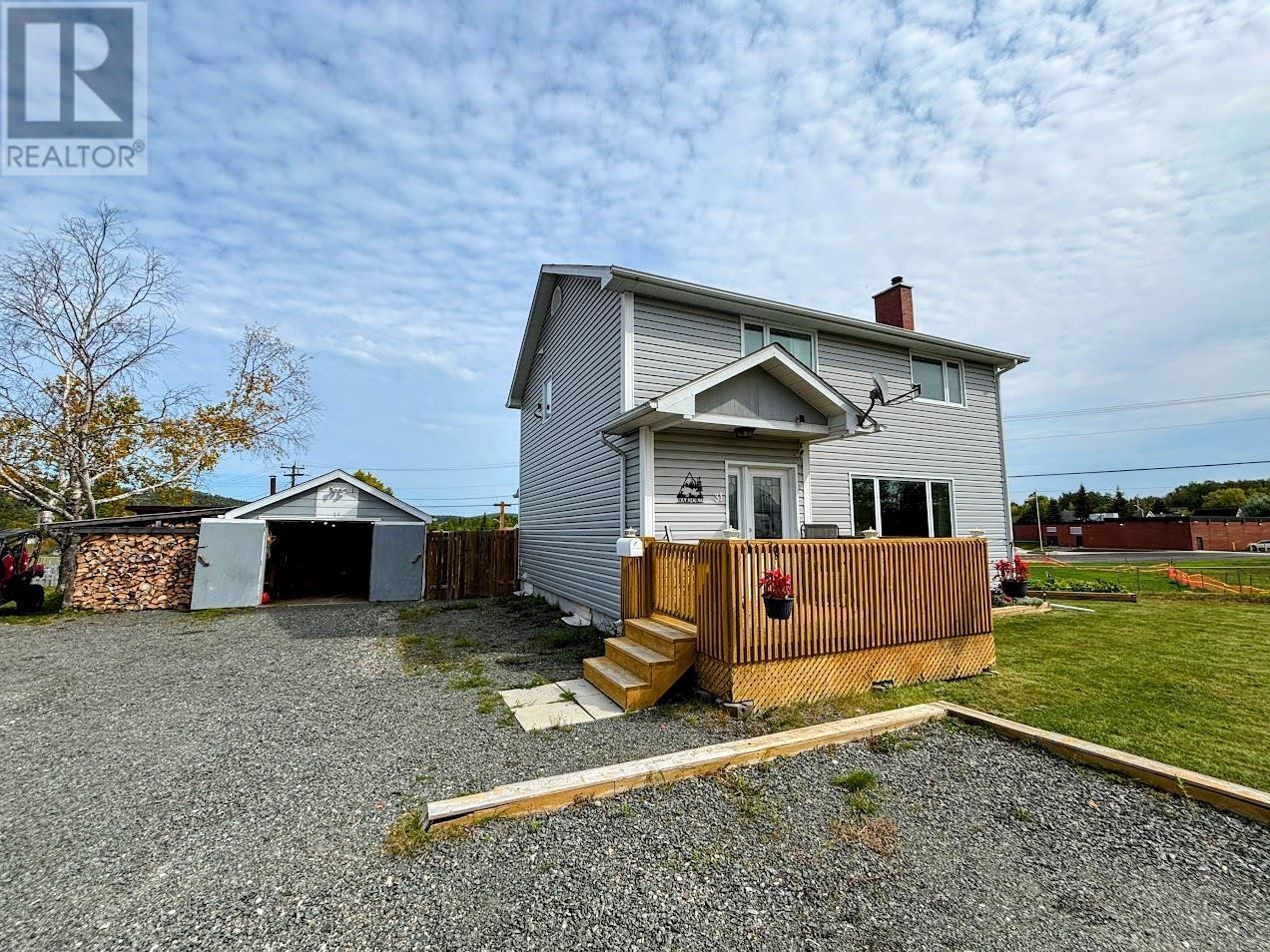 31 Shingwauk Dr, Manitouwadge, ON P0T 2C0