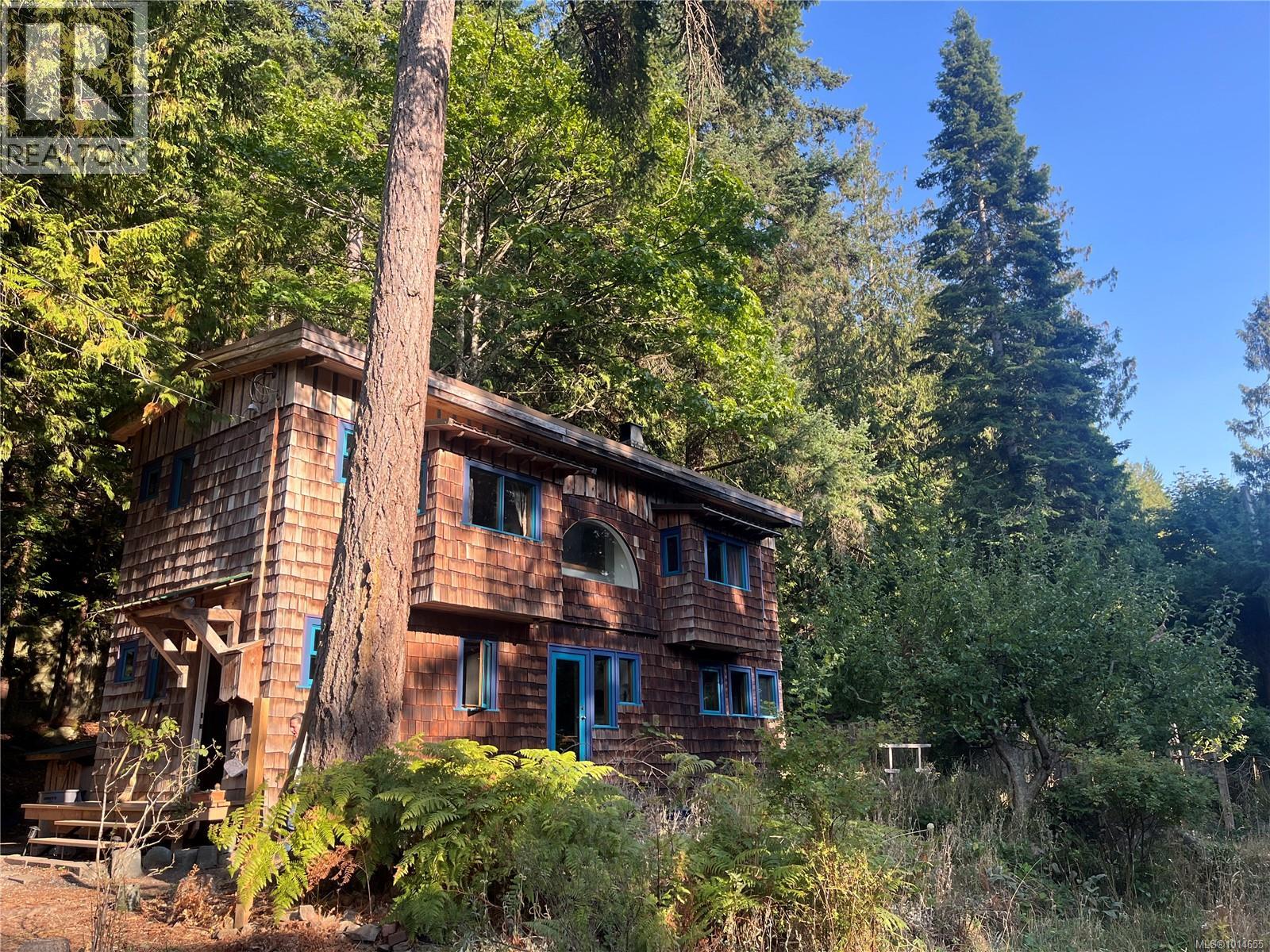 948 Harrison Way, Gabriola Island, BC V0R 1X2