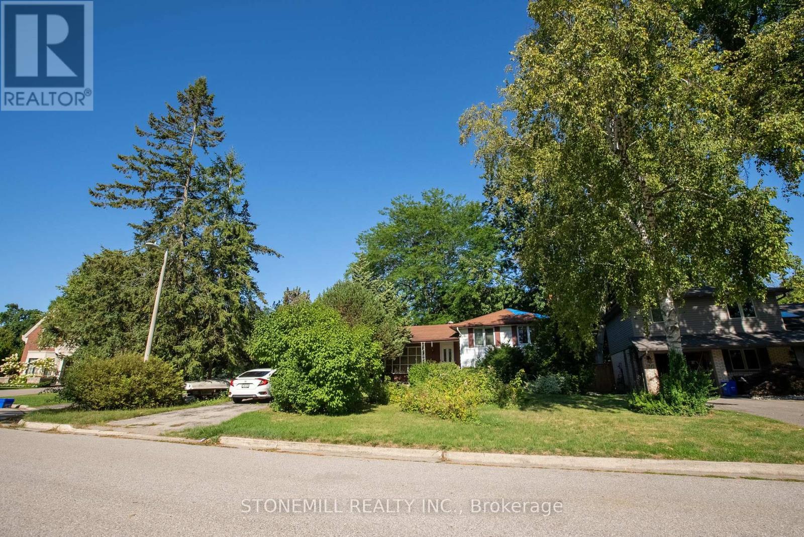 144 Ulster Dr, Oakville, ON L6L 3P2