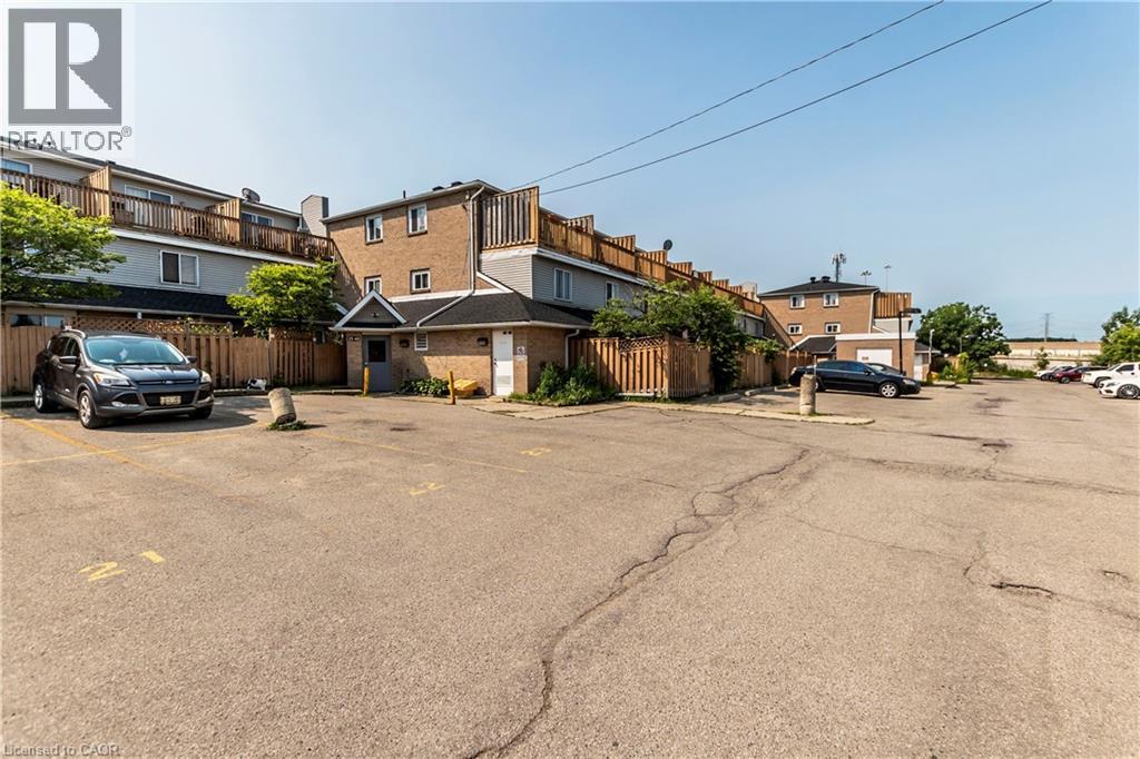 67 Valleyview Road Unit 35, Kitchener, ON N2E 3J1