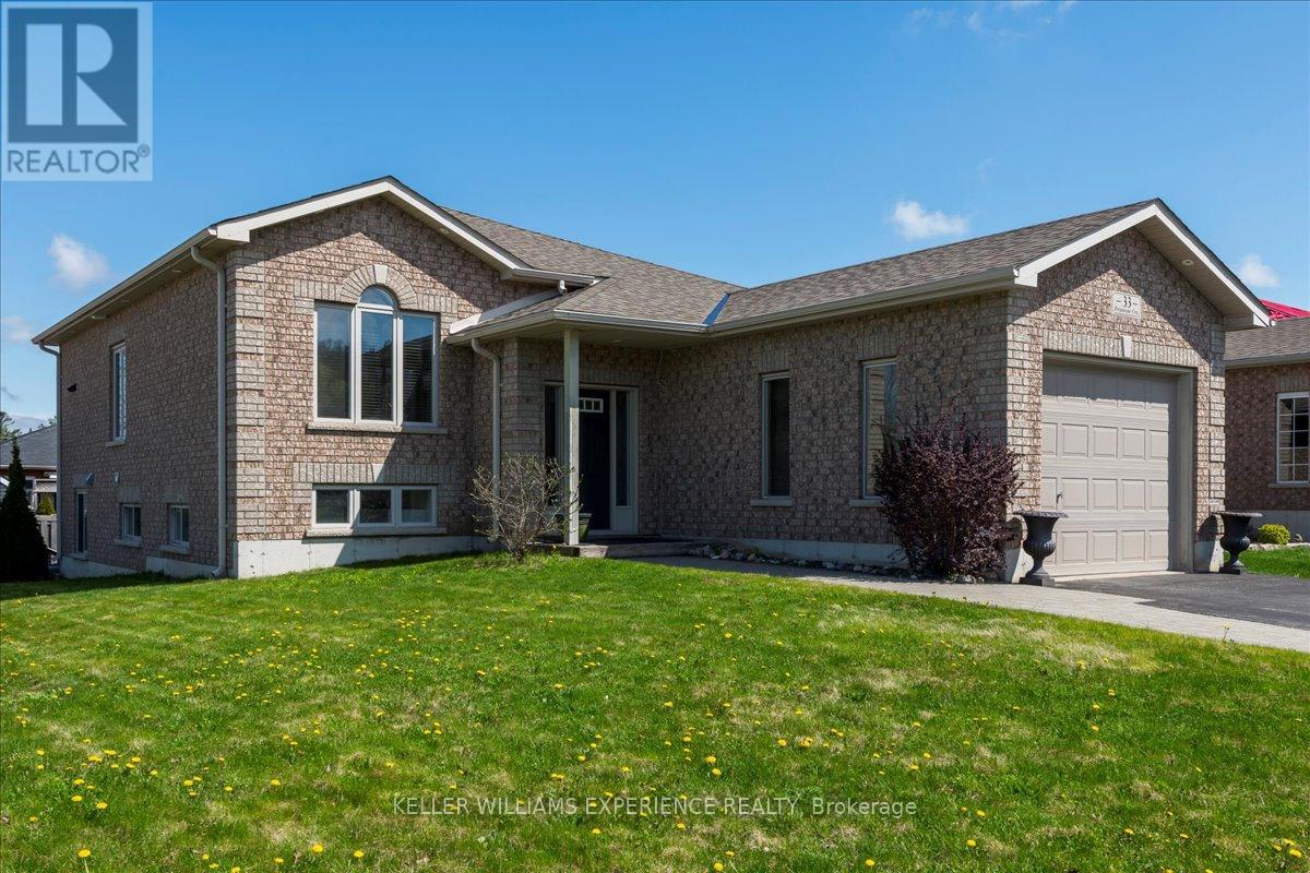 33 Primrose Cres, Barrie, ON L4N 3Y9