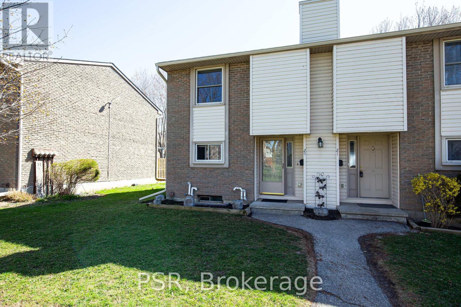 20 11 Grand River Blvd, Kitchener, ON N2A 2T2