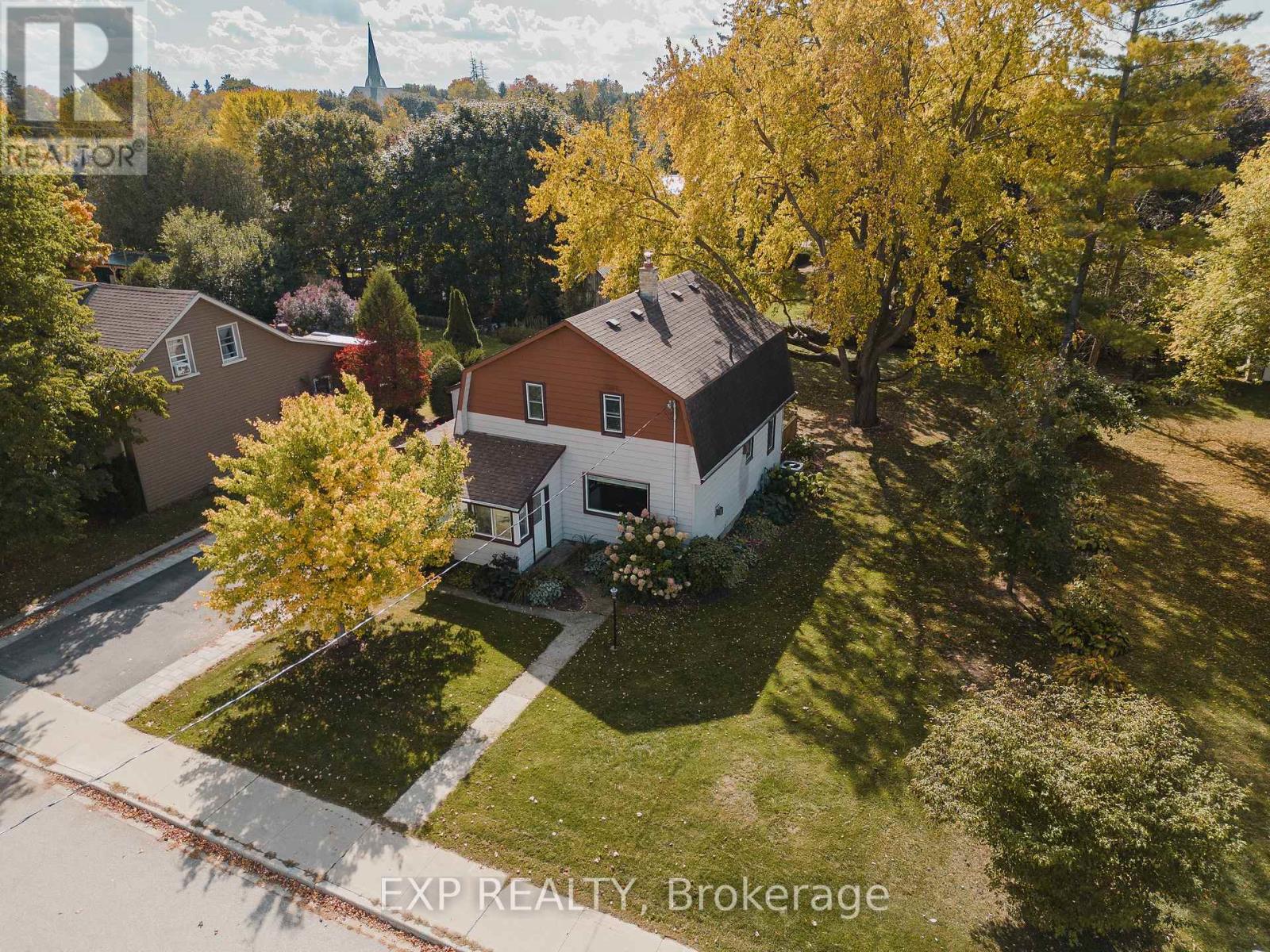 78 George St S, Minto, ON N0G 1Z0